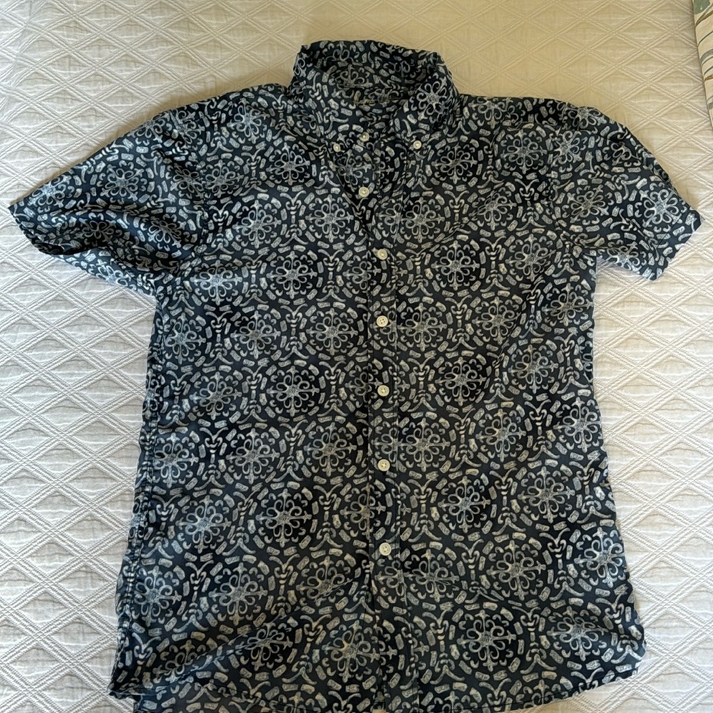 Abercombie performance fabric button down